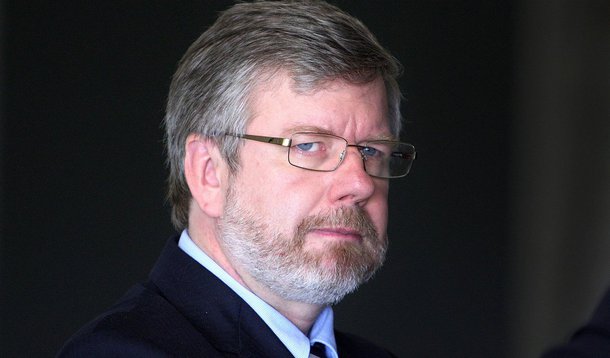 Presidente da Câmara faz viagem secreta e deixa cargo vago