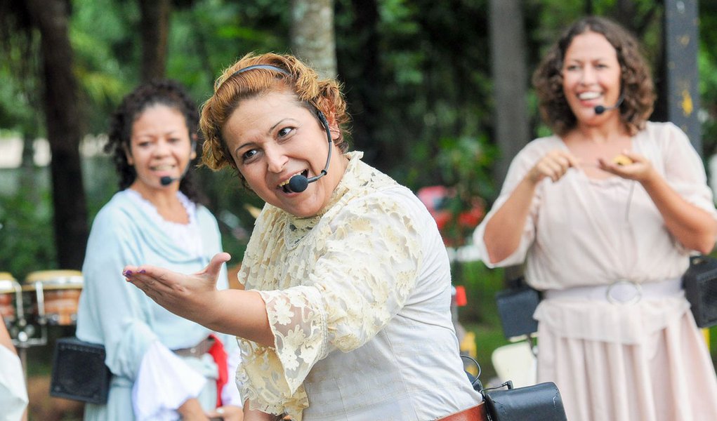 Cia de Teatro Nu Escuro estreia espetáculo de rua na sexta-feira