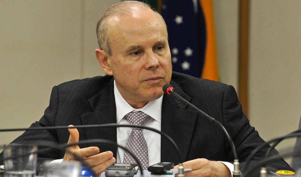 Governo só prorroga IPI reduzido após ouvir empresários