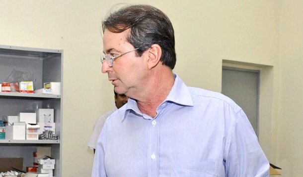 Prefeito quebra o silêncio e critica candidatos