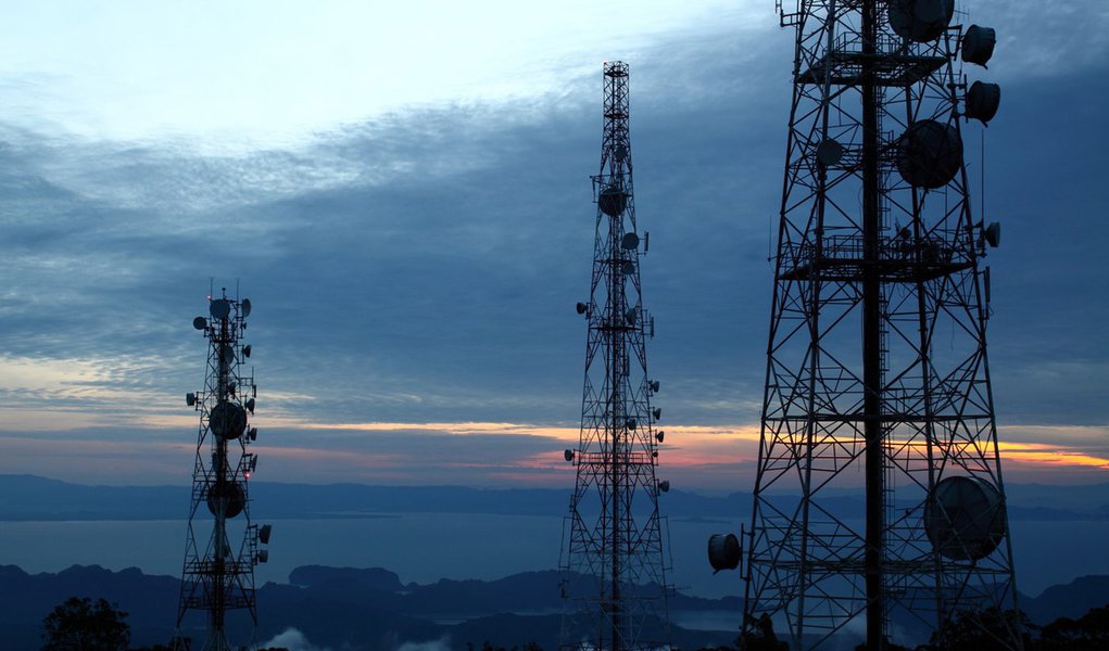  Prefeitura do Recife mira antenas de celular 