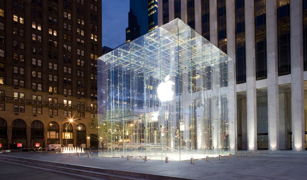 Apple volta a ser a mais valiosa na bolsa americana