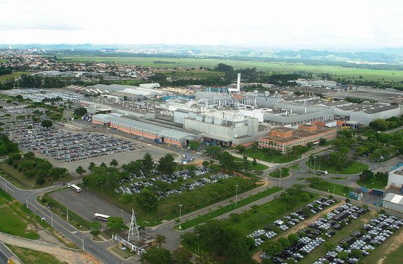 GM evita greve no Brasil ao adiar demissões