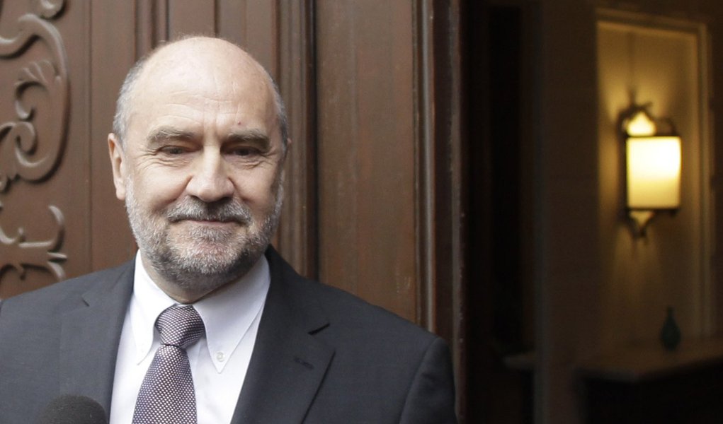 Irã retoma negociações sobre programa nuclear