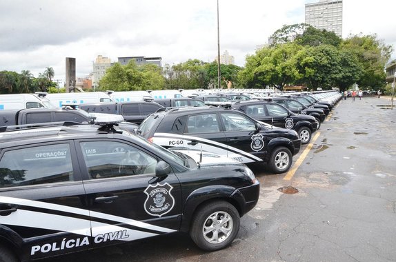 Polícias Civil e Técnico Científica recebem viaturas novas
