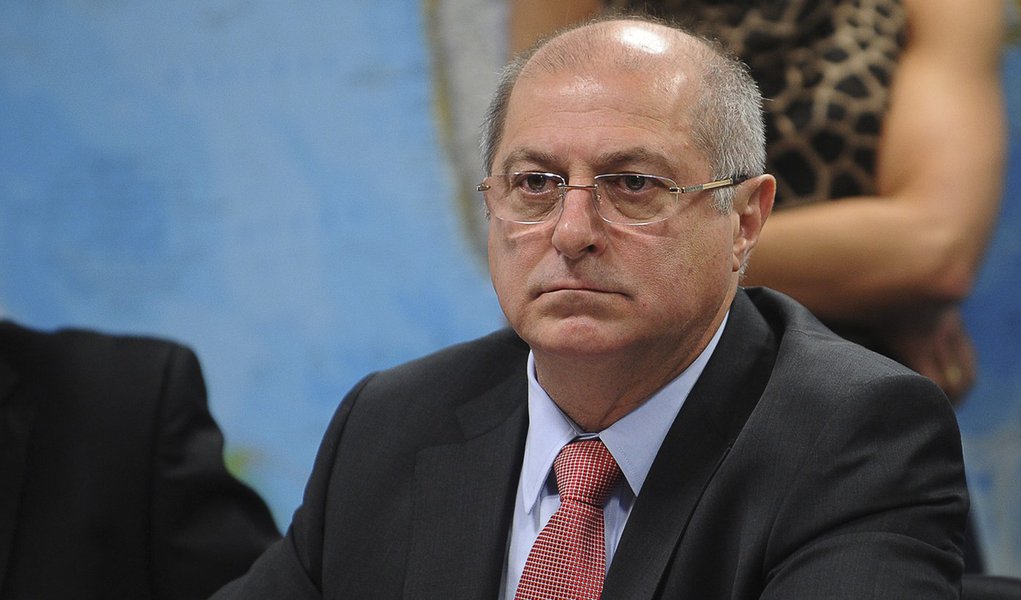 Governo estuda reduzir tributos das telecomunicações