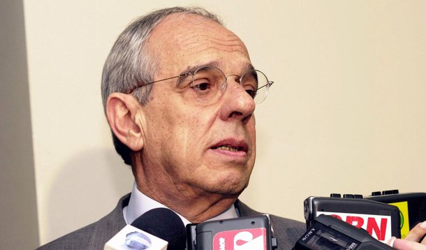Thomaz Bastos usa suas armas para adiar Cachoeira na CPI