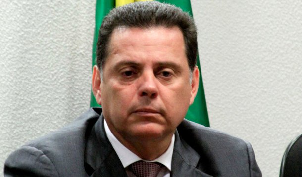 Perillo agiu para evitar ruptura com Cachoeira