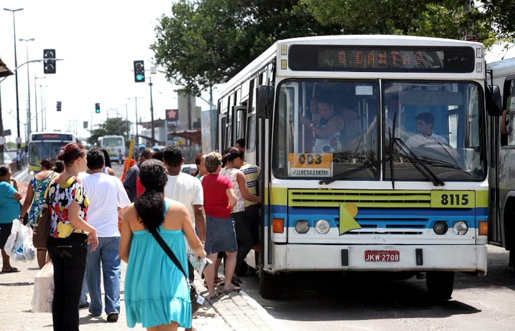 Sindicato fecha acordo com VCA e ônibus voltam a circular 