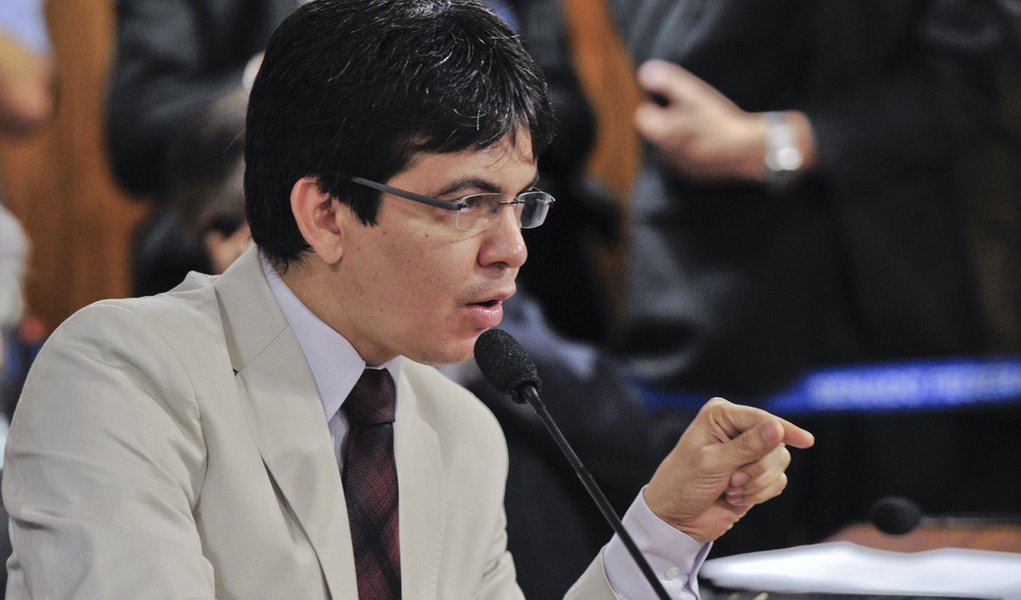 Parlamentares querem ampliar investigações sobre a Delta