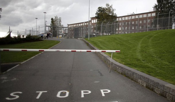 Breivik prepara sua autobiografia na prisão