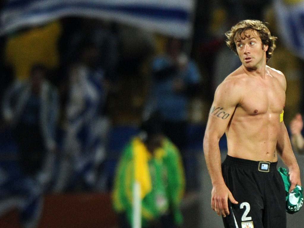 Málaga contrata Lugano por empréstimo do PSG