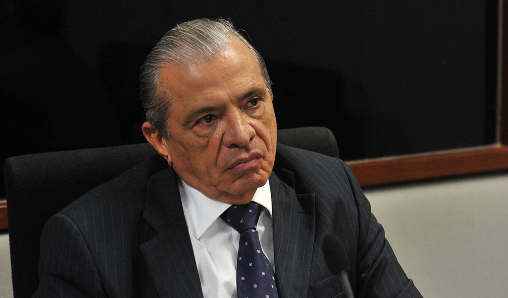 PR garante apoio ao PMDB na briga pela Câmara
