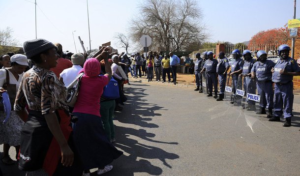 África do Sul: empresa exige que mineiros voltem ao trabalho