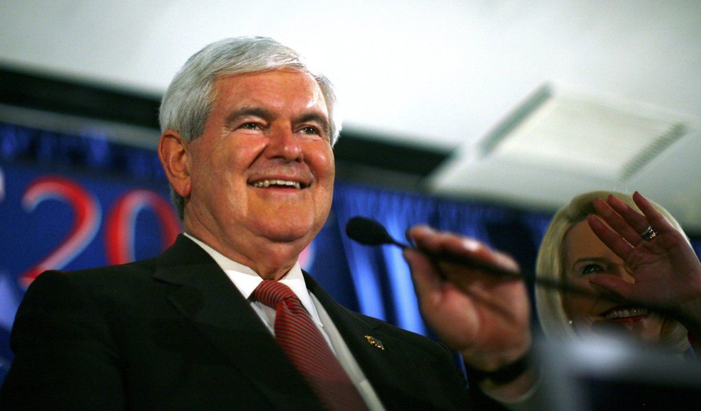 Gingrich vai à Flórida e Romney inicia contra-ataque