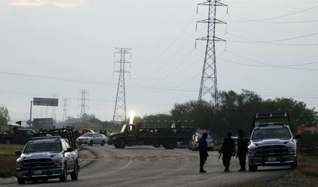 Corpos de 49 mexicanos são encontrados na estrada Monterrey