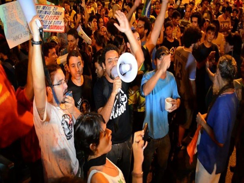 Com greve de ônibus, protesto reúne só 1,5 mil pessoas em Aracaju