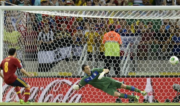 Espanha bate Itália nos pênaltis e vai à final