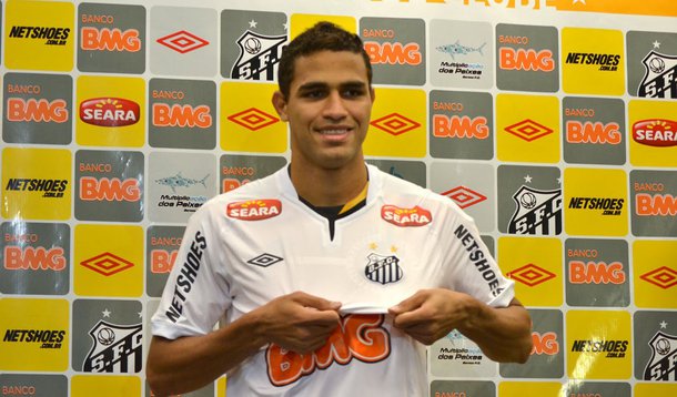 Alan Kardec quer ser o herói do tri