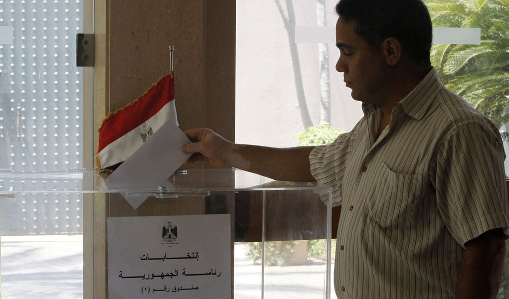 Pela primeira vez em três décadas, Egito tem debate eleitoral