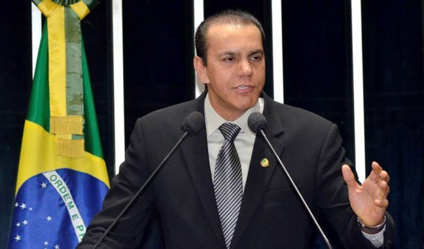 Ao 247, Ataídes Oliveira esclarece relação com Cachoeira