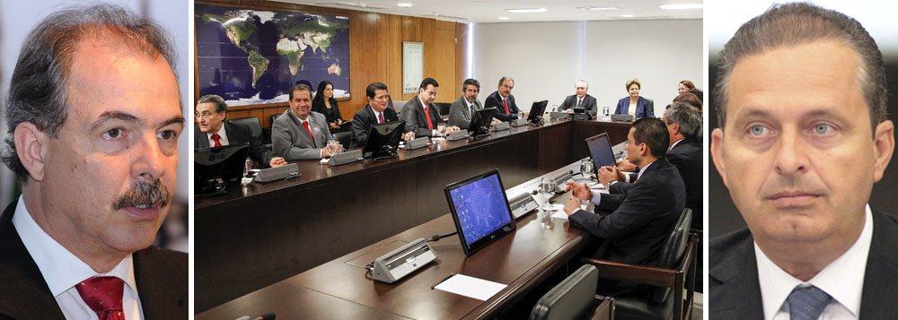 Dilma quer financiamento e voto distrital em consulta