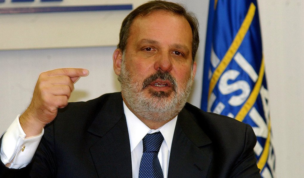 Armando se movimenta rumo ao Governo do Estado