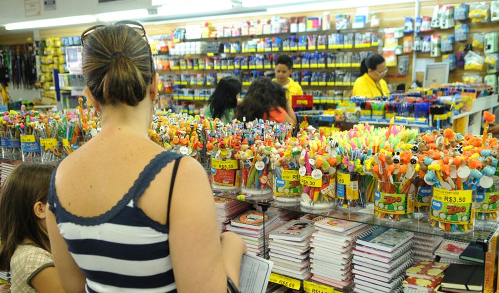 Material escolar: Idec alerta contra abusos