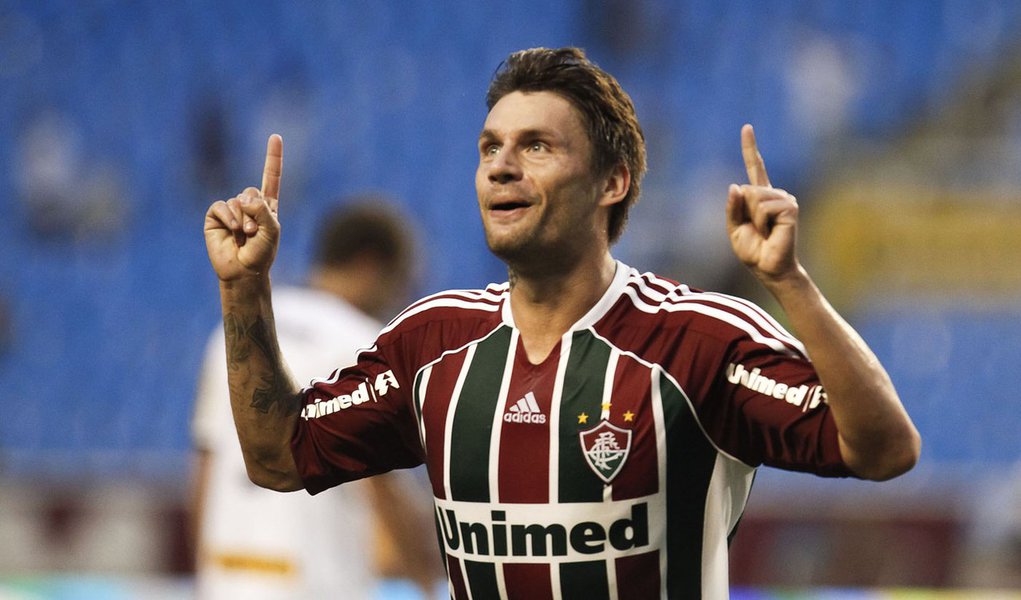 Botafogo sai na frente, mas leva goleada do Fluminense