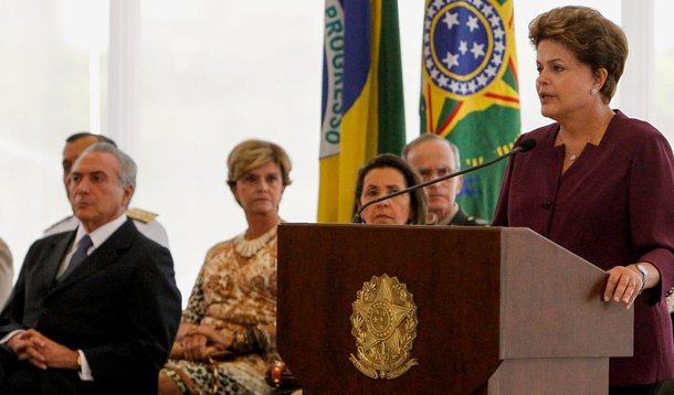 Pressionada por Dilma, Febraban faz retratação pública