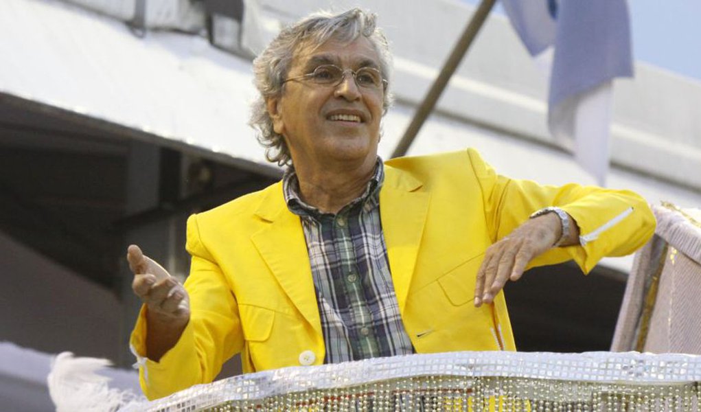 Em artigo, Caetano desanca política de segurança