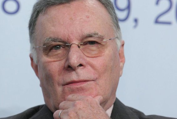 Chanceler de FHC diz que Chávez é árvore morta