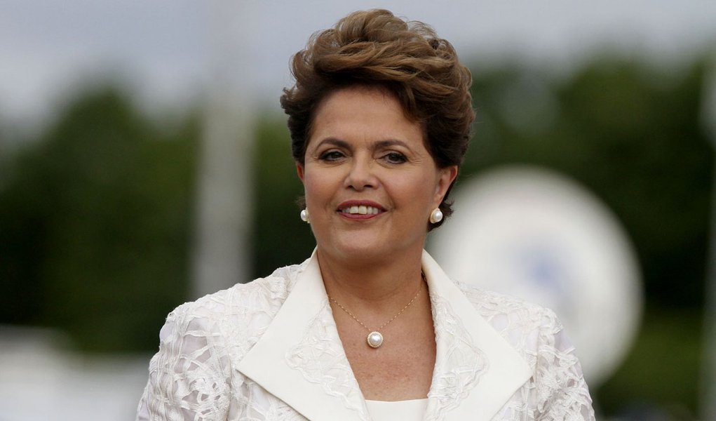 Dilma sanciona lei com orçamento da União para 2012