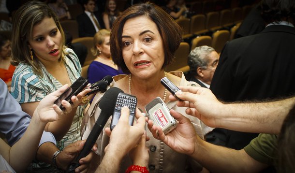 Ana Arraes renuncia aos processos para preservar o PSB 