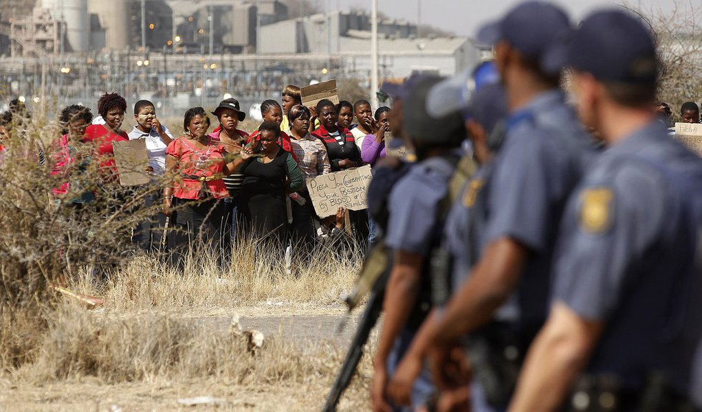 Polícia mata 36 durante confronto na África do Sul