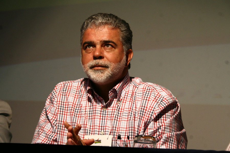 Ex-ministro acusado de desvio de R$ 1 milhão