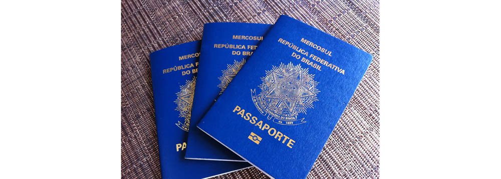 Associação LGBT cobra passaporte diplomático