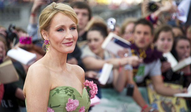 J.K. Rowling: “Escrever o romance me proporcionou o mesmo prazer de sempre”