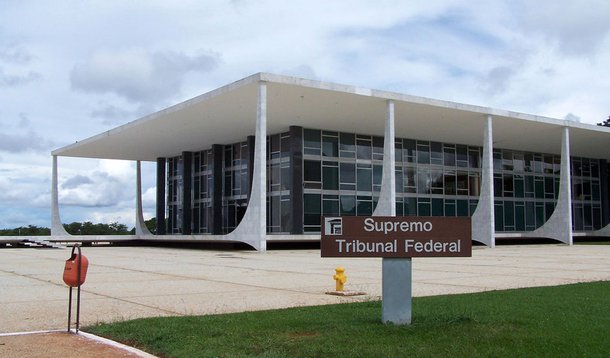 STF discute o mensalão em reunião nesta quarta-feira