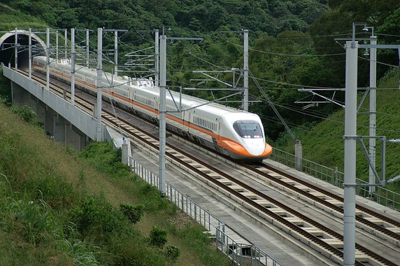 Minas pode ganhar dois trechos do trem-bala