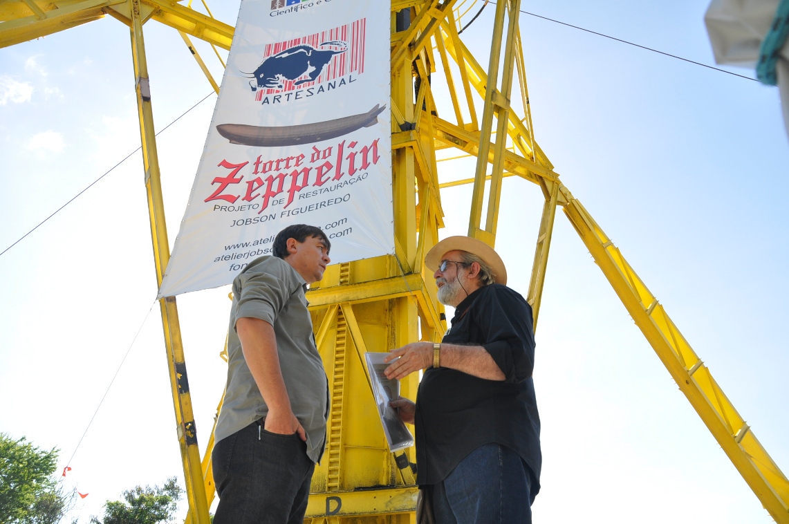 Recife resgata dirigíveis