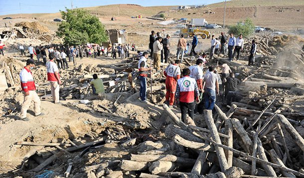 Irã: prejuízos com terremotos podem chegar a US$ 400 mi