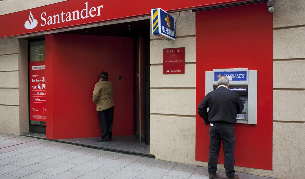 Santander e mais 15 são rebaixados na Espanha