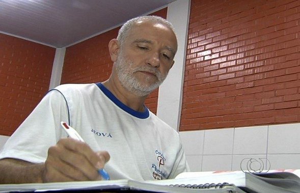 Ex-engraxate é aprovado em Medicina aos 57 anos