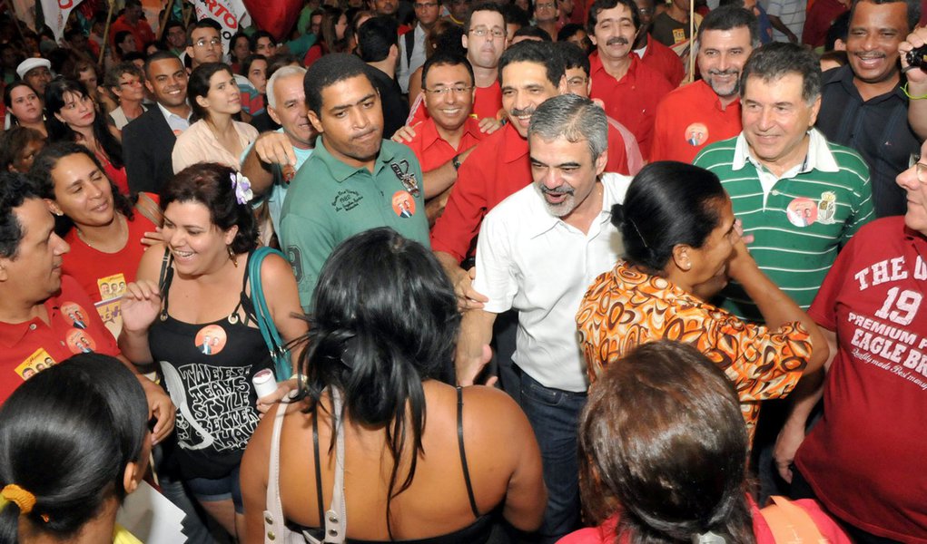 Humberto Costa quer militância do PT no guia