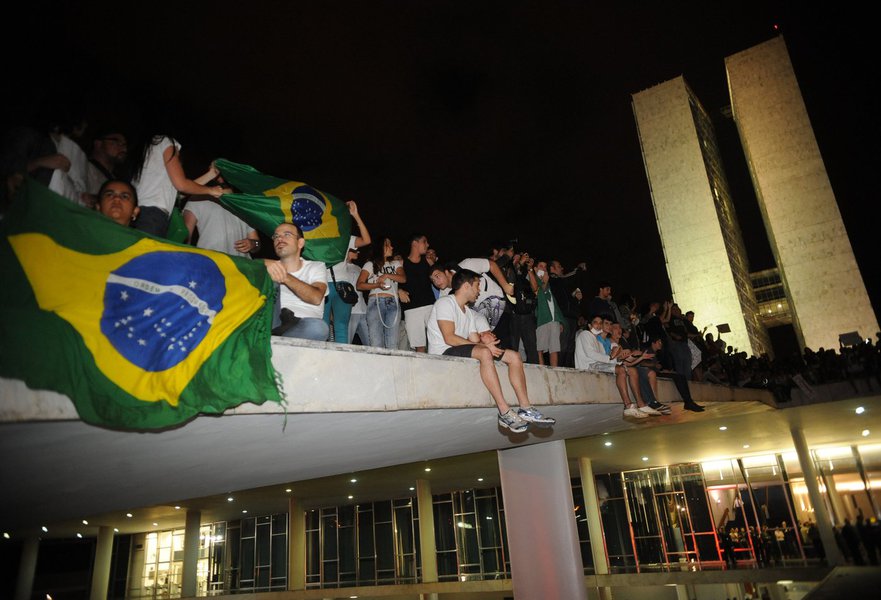 Ao menos seis capitais terão protestos hoje