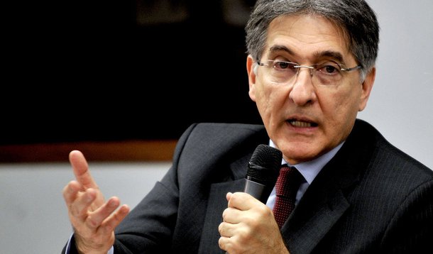 Pimentel rebate análises negativas: o Brasil nunca exportou tanto