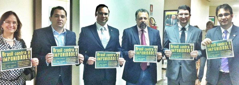 Câmara aprova moção em repúdio à PEC 37