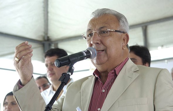Jackson: "Façam cartazes, critiquem os políticos. É democrático"