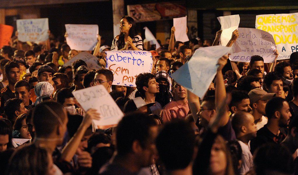 Capitais reavaliam tarifa de ônibus após protestos